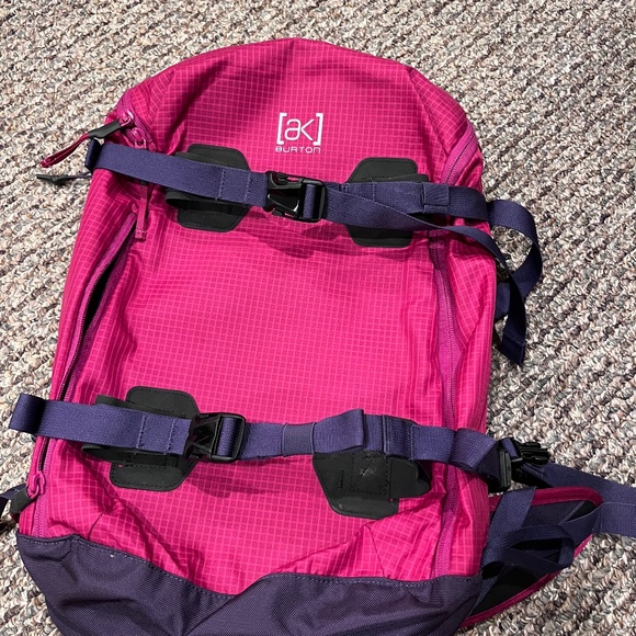 Burton Women's Snowboarding Backpack - Picture 1 of 8